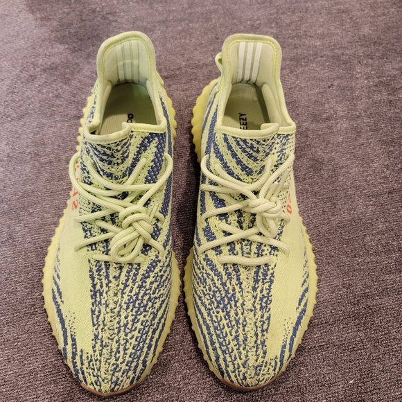 Yeezy Boost 350 V2 Semi Frozen Yellow - Picture 6 of 7